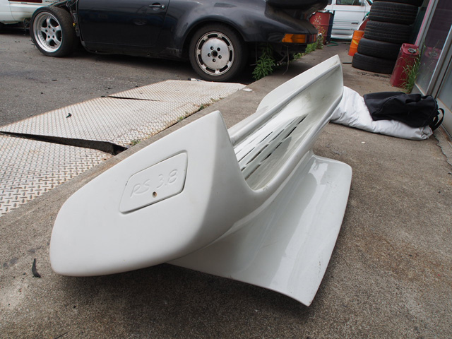 ポルシェ 964/965 GT リアウイング with フード schnellポルシェ 964⁄965 GT リアウイング with フード ⁄ ウエット